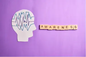 Awareness graphic with a human head silhouette symbolizing the signs that indicate a need for medical alcohol detox treatment